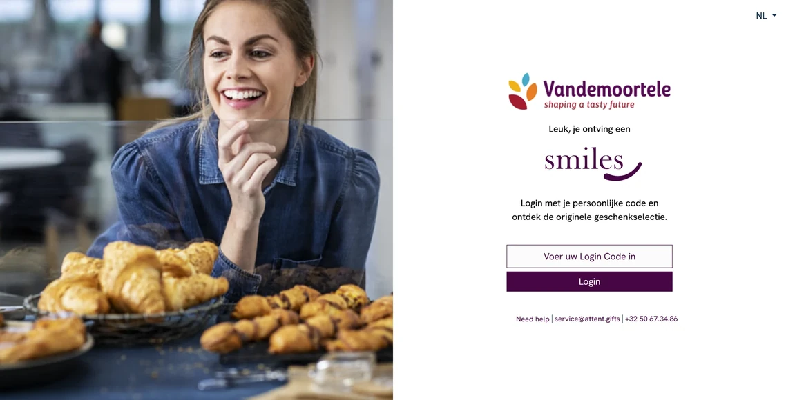 Personalised login screen of a Smiles campaign: an image on the left, the client&rsquo;s logo on the right and a field for the personal code.